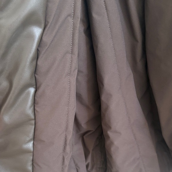 ALO Yoga Women’sDark Brown Bomber Jacket - Picture 4 of 8